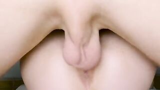A pussy squirts all over the dick in an amazing amateur video!