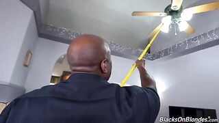 Horny petite Latina Jazmin Luv seduces the handyman for a good fuck