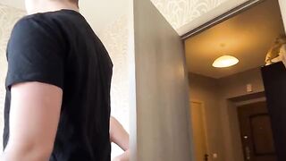 A young girl came to rent a room and got a blowjob