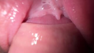 A guy fucked his stepsister and she came with a creamy finish