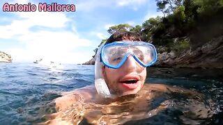 A lucky guy got his dick sucked by a mermaid right on the sea