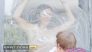 A hot slut Ruby Sims tries to get the window cleaner's dick inside her