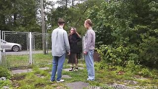 A man fucked a girl hard in the village, and it was amazing!