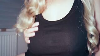 I love breast slapping and night sex, it's the best. The climax is on my breasts