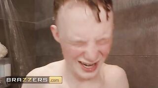 Pervert plumber gets screwed by busty MILF Payton Hall in a steamy roleplay scene