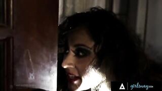 The investigator, Riley Reid, gets her pussy eaten by the hooker Reena Sky