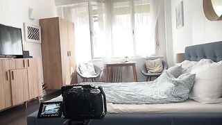 The guy made a sex goodbye to his girlfriend and left for good, according to the video