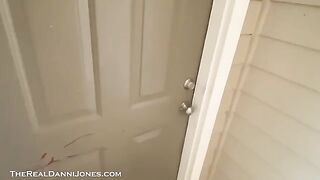 Hot cougar Danni Jones gets wild with delivery man