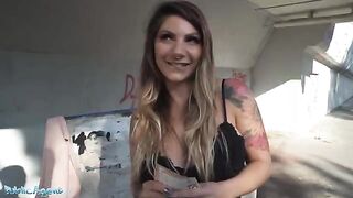 A nurse girl agreed to have sex for money at the train station