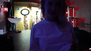 Behind the scene with Wet Kelly - Solo masturbation action