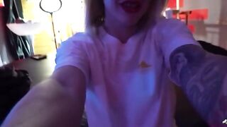 Behind the scene with Wet Kelly - Solo masturbation action