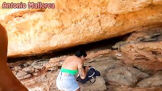 An Argentine slut gets fucked on the public beach