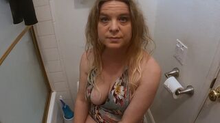 A curvy step mom helps her stepson to get a sperm sample