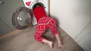 A step mom gets stuck in a washing machine and is taken by surprise