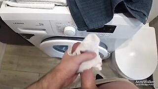 Man got his step-sister’s juicy ass creampied on Christmas, what a lucky dude!