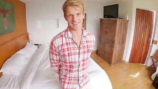 A pretty, seducing girl got fucked by a guy and came hard