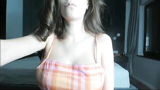 Everyone loves the boobs of a pregnant girl