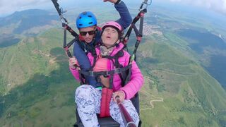 Sexx Sexxx squirts while paragliding in 2200 m above the sea, an extreme thrill