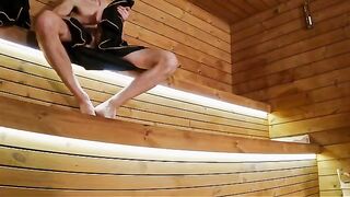 I showed my cock to three strangers in the sauna
