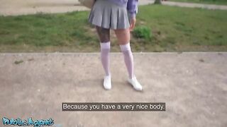 A young Italian college girl agreed to get fucked outdoors for cash