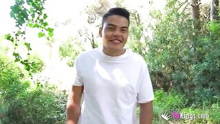Korin wants to enjoy outdoor dates with strangers