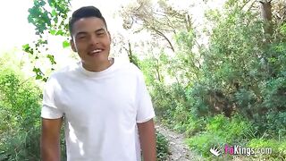Korin wants to enjoy outdoor dates with strangers