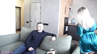 A girl introduced her boyfriend to her mother in an intimate setting