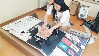 Stepsister got a creampie through the hole of a box