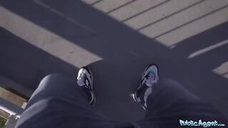 A girl with a bubble butt is fucking with a guy for money on the street