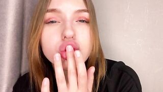 A juicy girl with a great ass masturbates at home and comes, showcasing her natural talent for solo play much like the champion mindset of Solo Girl, who proudly claims to be a master of masturbation and plays with her pussy every day, ensuring intense or