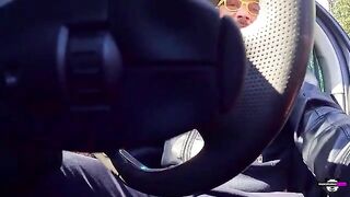 Amateur cock sucking with Italian dialogues that don't make sense