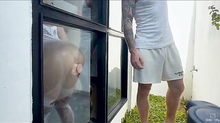 A guy showed his penis to the new neighbor and invited her in