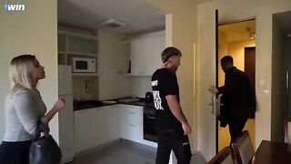 She tastes houses with her ass - Anal Creampie