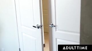 Gorgeous MILF Voyeur Alexis Fawx Seduces Teen Carter Cruise