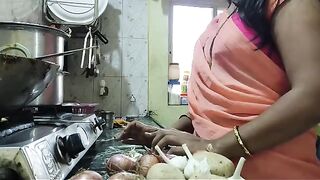 Two guys fucked their hot stepmom in an Indian threesome