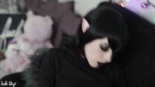 Vampire teen Mavis gets fucked and takes his cum
