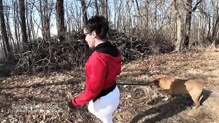 A stunning Milf with a big ass in sexy yoga pants