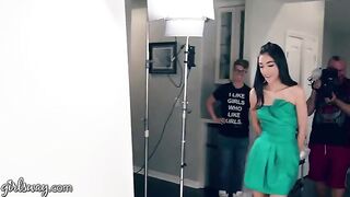 Two prom queens Lexi Lore and Harmony Wonder finger each other