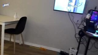 The stepsister tasted her stepbrother's penis and got a sticky face - PervTV