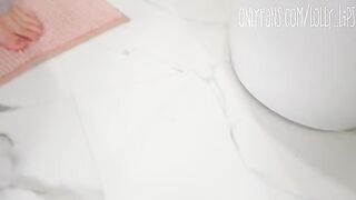 A hot girl met a plumber who came to clean the pipes in her house