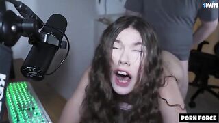 A girl finally did some good content, thank God!