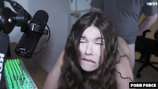 A girl finally did some good content, thank God!