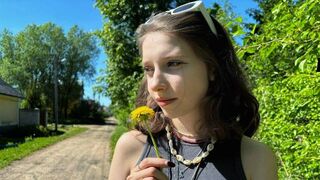 I met a pretty Ukrainian girl on the street and fucked her that same day