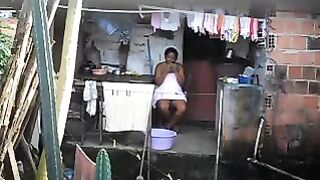 A hidden camera recorded a black woman who did not know about it