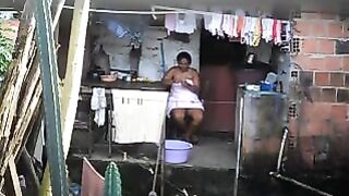 A hidden camera recorded a black woman who did not know about it