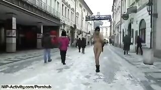 A student decided to show her boobs and ass on the street
