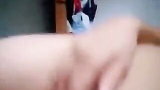 Babe lies and swallows the guy’s cum in her mouth, showcasing an intense homemade scene