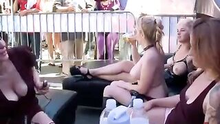 The couple fucked on the roof right in the street