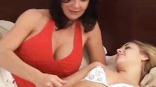 A mature woman is having fun with a young lesbian lover