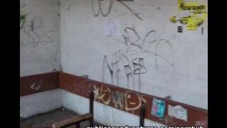 A pick-up guy fucked a girl at the bus stop and didn’t get caught